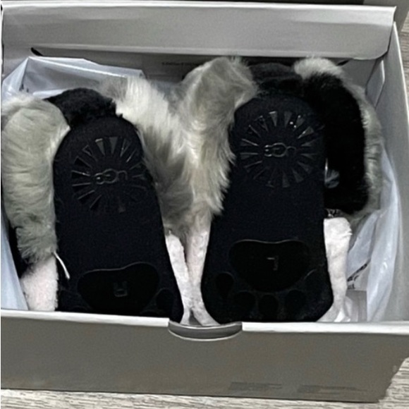 Ugg Bixbee Booties - Picture 2 of 3